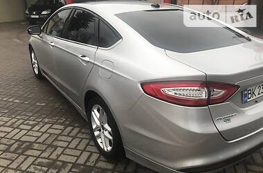 Седан Ford Fusion 2015 в Дубно