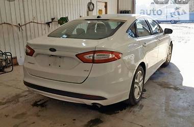 Седан Ford Fusion 2015 в Староконстантинове