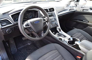 Седан Ford Fusion 2016 в 