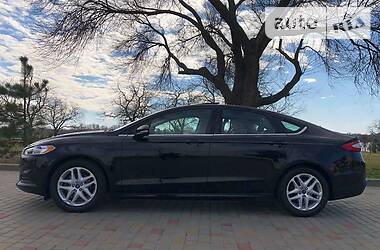 Седан Ford Fusion 2016 в 