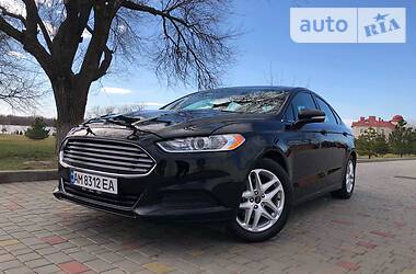 Седан Ford Fusion 2016 в 