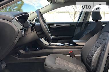 Седан Ford Fusion 2016 в 