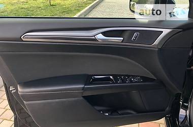 Седан Ford Fusion 2016 в 