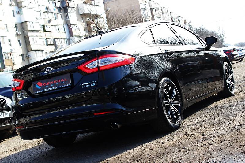 Седан Ford Fusion 2015 в Одесі