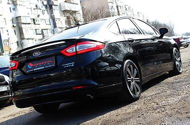 Седан Ford Fusion 2015 в 