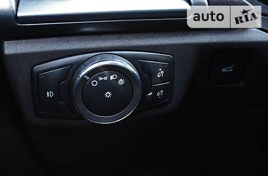 Седан Ford Fusion 2015 в 