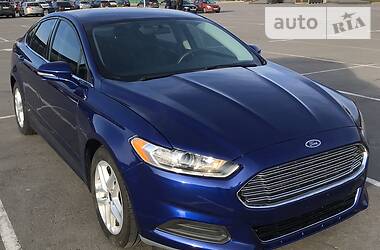 Седан Ford Fusion 2015 в 
