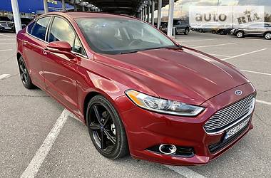 Седан Ford Fusion 2015 в 