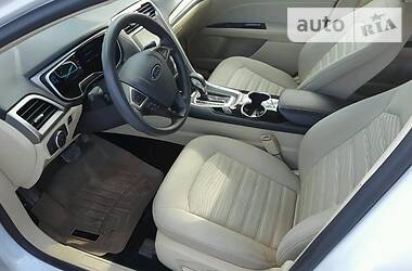 Седан Ford Fusion 2015 в 
