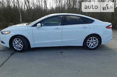 Седан Ford Fusion 2015 в 