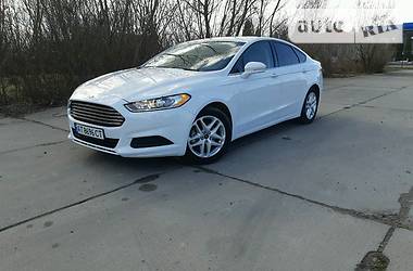 Седан Ford Fusion 2015 в 
