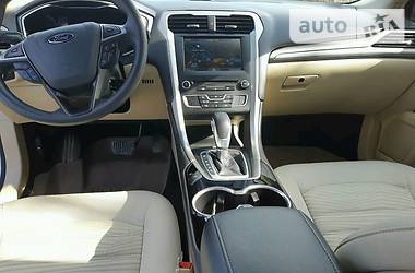 Седан Ford Fusion 2015 в 