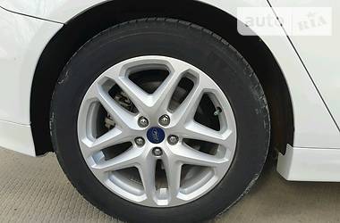 Седан Ford Fusion 2015 в 