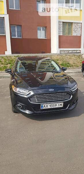 Седан Ford Fusion 2013 в 