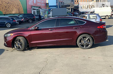 Седан Ford Fusion 2017 в 