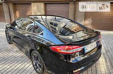 Седан Ford Fusion 2018 в 
