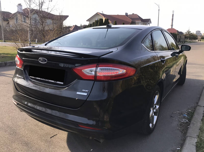 Седан Ford Fusion 2012 в Рівному