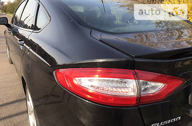Седан Ford Fusion 2012 в 