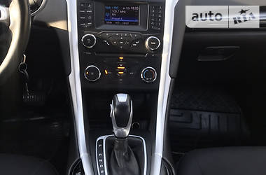 Седан Ford Fusion 2012 в 