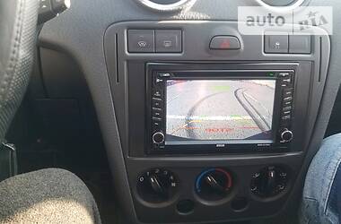 Внедорожник / Кроссовер Ford Fusion 2005 в 