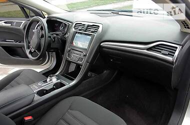 Седан Ford Fusion 2017 в 