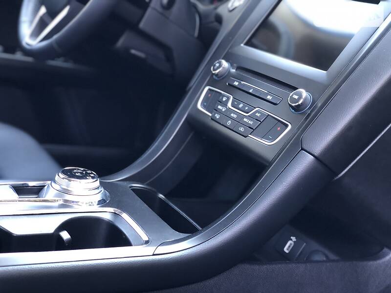 Седан Ford Fusion 2018 в Рівному