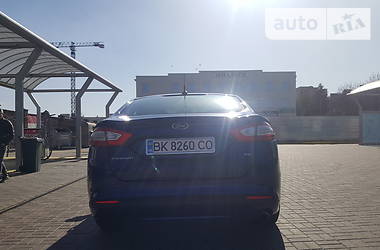 Седан Ford Fusion 2015 в Ровно