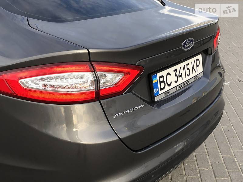 Седан Ford Fusion 2016 в Львові