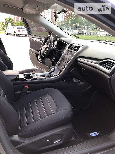Седан Ford Fusion 2016 в Львові