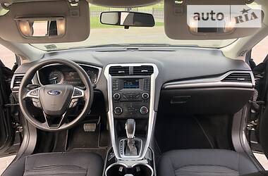 Седан Ford Fusion 2016 в 