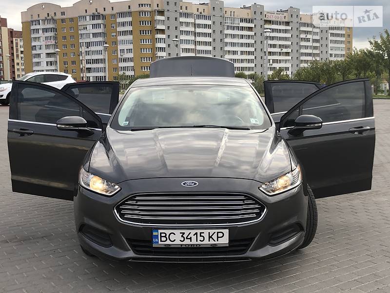 Седан Ford Fusion 2016 в Львові
