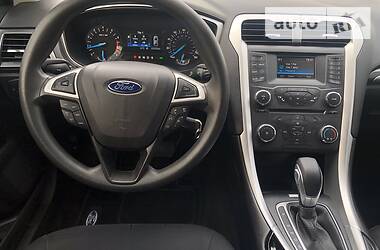 Седан Ford Fusion 2016 в 