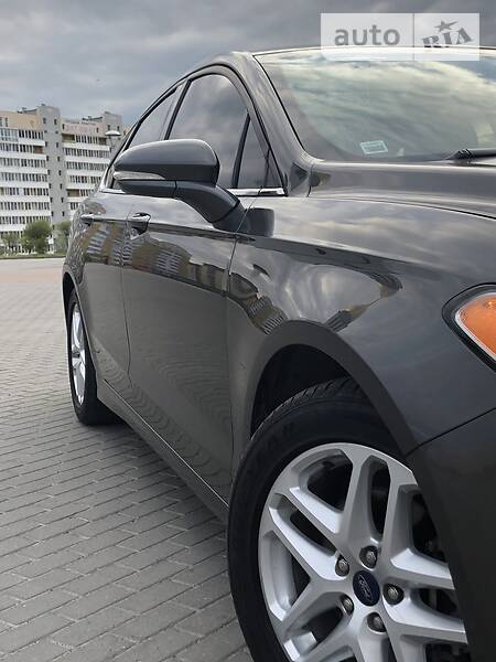 Седан Ford Fusion 2016 в Львові