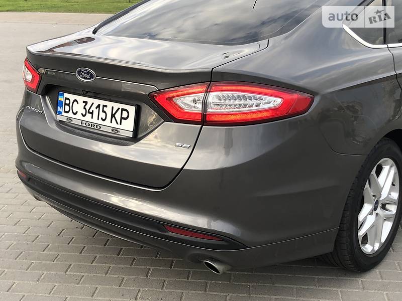Седан Ford Fusion 2016 в Львові