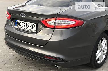 Седан Ford Fusion 2016 в 