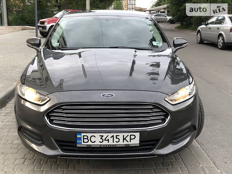 Седан Ford Fusion 2016 в Львові