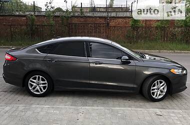 Седан Ford Fusion 2016 в 