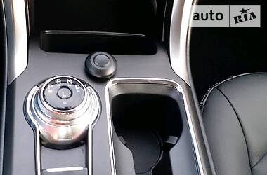 Седан Ford Fusion 2018 в 