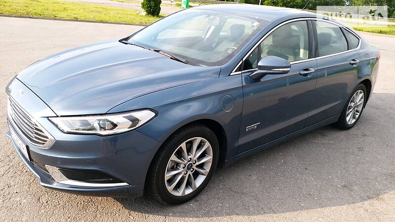 Седан Ford Fusion 2018 в Ровно