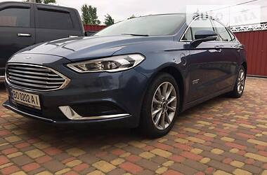 Седан Ford Fusion 2018 в 