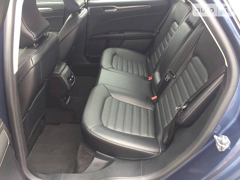 Седан Ford Fusion 2018 в Ровно