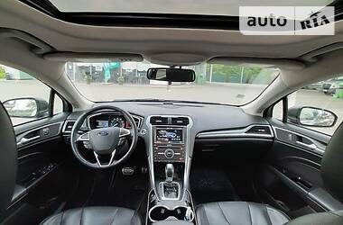 Седан Ford Fusion 2015 в 