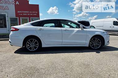 Седан Ford Fusion 2015 в 