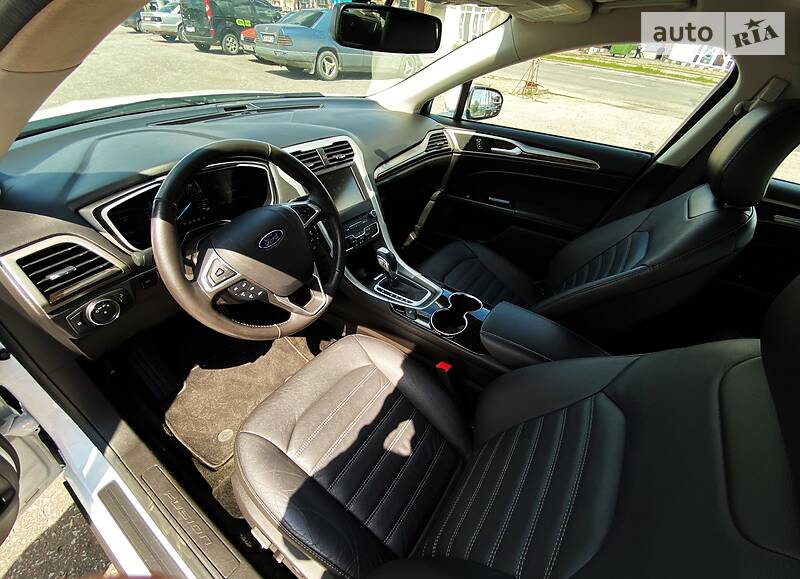 Седан Ford Fusion 2015 в Черновцах