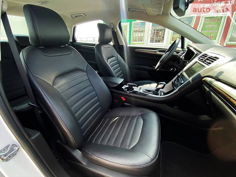 Седан Ford Fusion 2015 в Черновцах