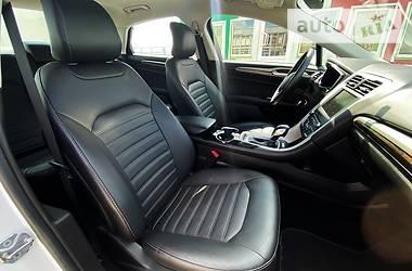 Седан Ford Fusion 2015 в 