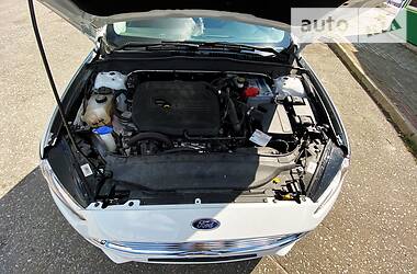 Седан Ford Fusion 2015 в 