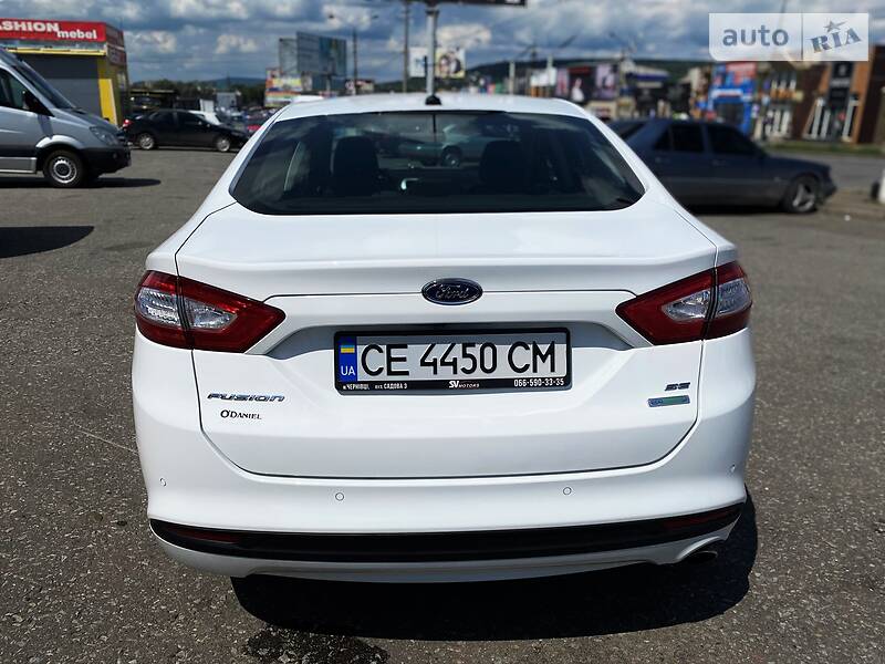 Седан Ford Fusion 2015 в Черновцах