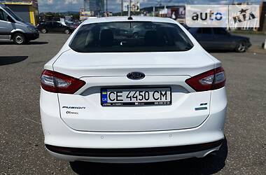 Седан Ford Fusion 2015 в 