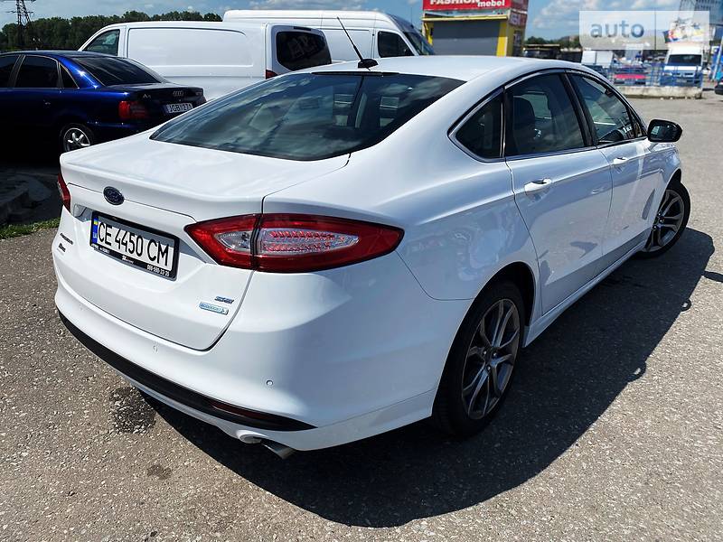 Седан Ford Fusion 2015 в Черновцах